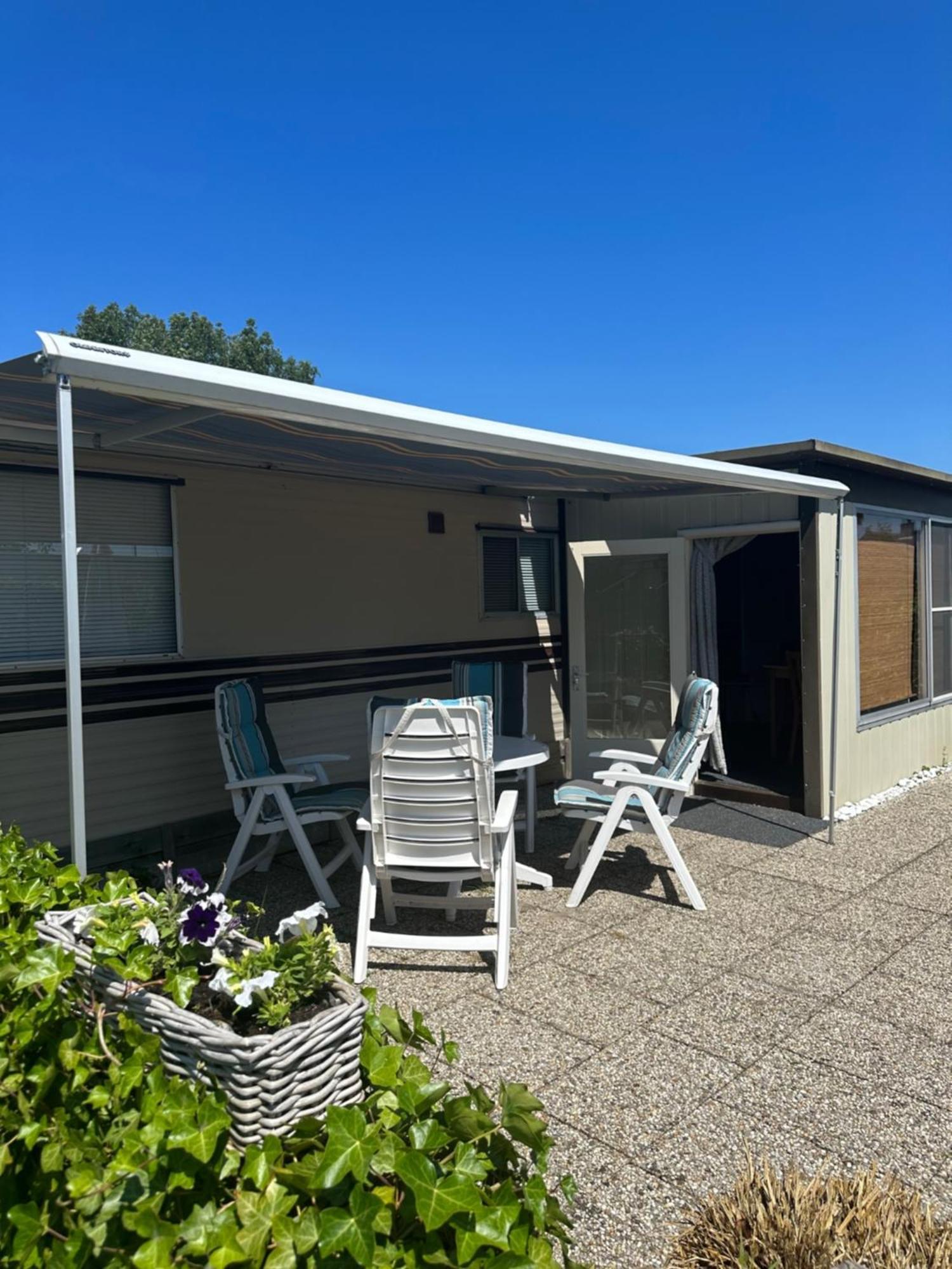 Gezellige Stacaravan Met Groot, Zonnig Terras! Belt-Schutsloot Exterior photo